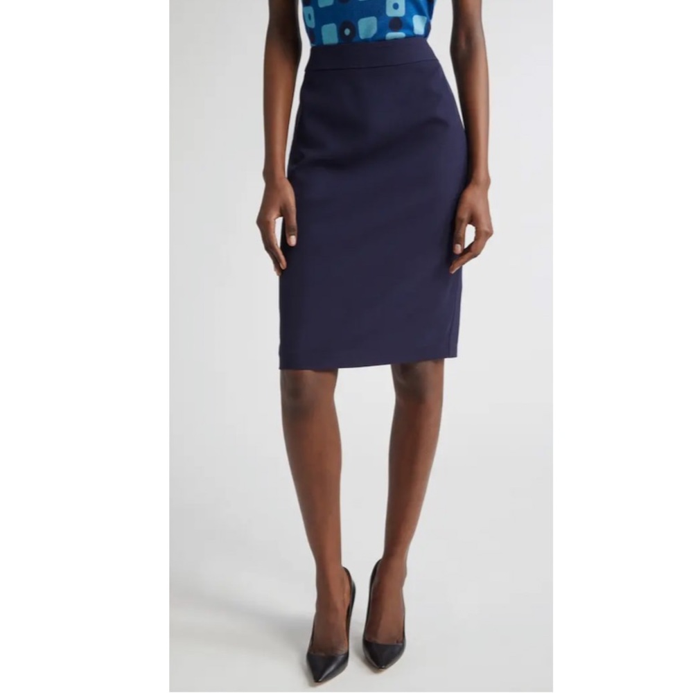ST. JOHN Stretchy Twill Pencil Skirt Navy SIZE 2 Wool Blend Classic Classy NEW!